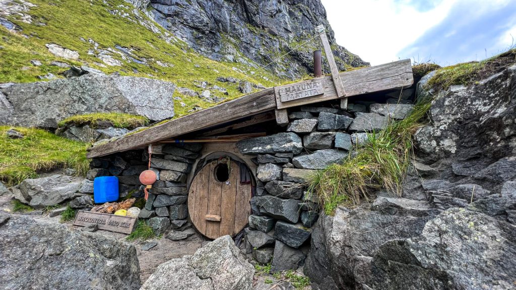 Surferhütte Kvalvika Beach